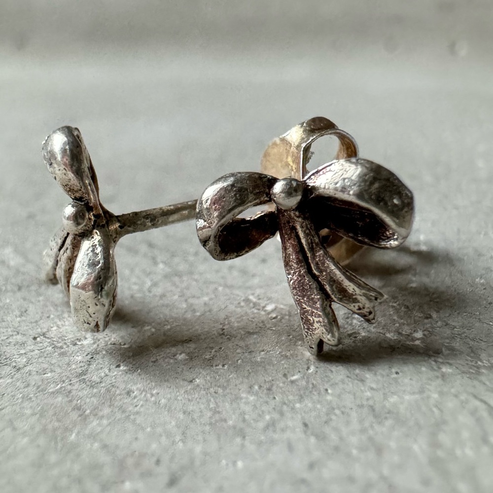 Bow Studs